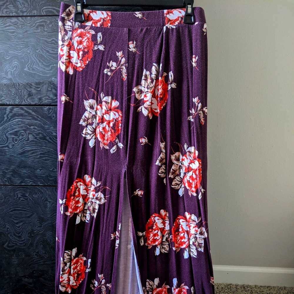 Cute long to ya feet skirt